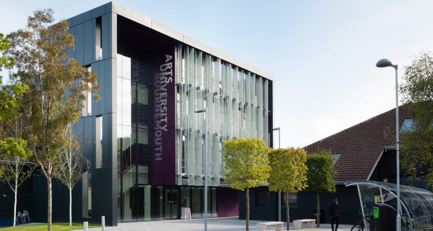 イギリス ボーンマス芸術大学 ポートフォリオセミナー 個別インタビュー 留学会社アフィニティ イギリス ボーンマス芸術大学 ポートフォリオセミナー 個別インタビュー 留学会社アフィニティ